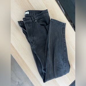 PULL&BEAR BLACK DENIM MOM JEANS